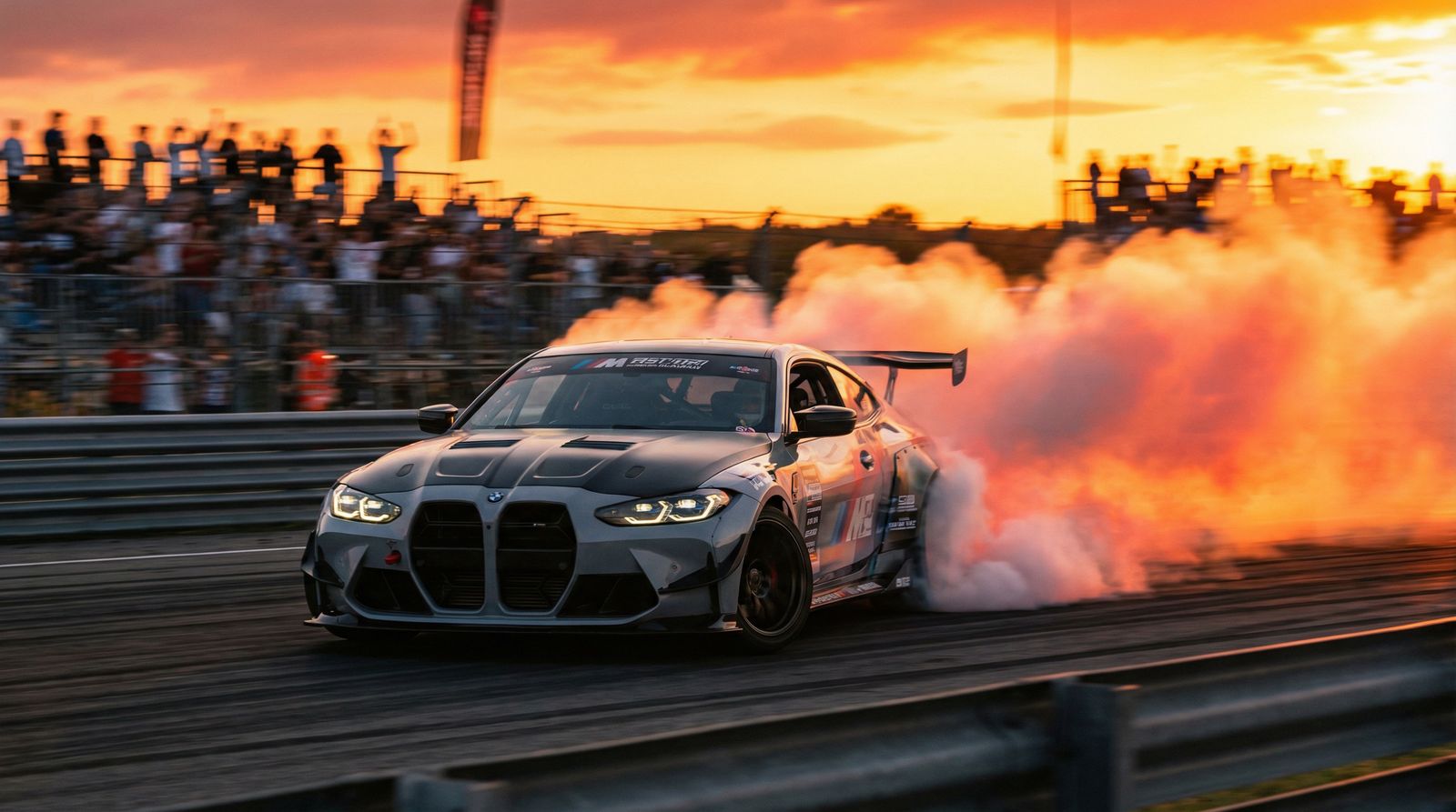 17c一起草改装视频 - 赛道漂移实战视频演示